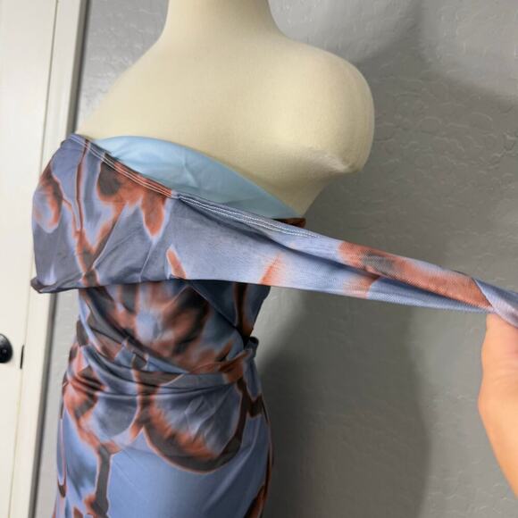 ASOS DESIGN midi dress with wrap around one shoulder in floral print, M - Picture 4 of 7